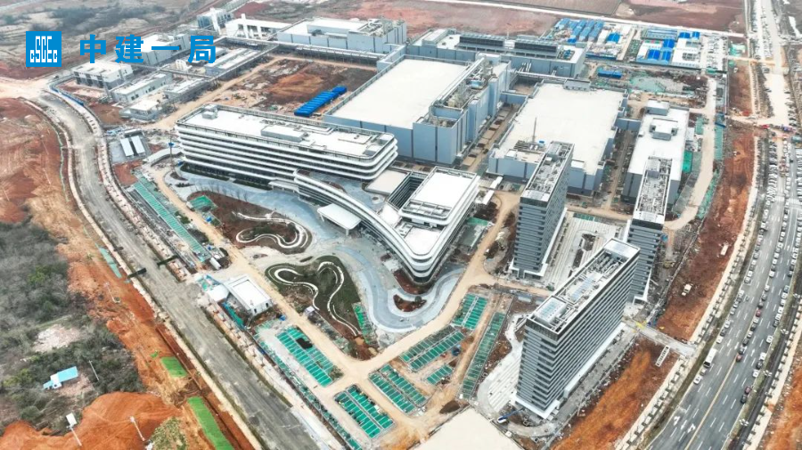 创造新“光谷速度”!中建一局承建的武汉长飞先进半导体基地项目取得新进展