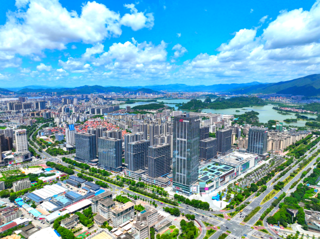 △肇庆城区。肇庆发布特约摄影师 梁亮 摄肇庆不仅有完善的政策支持，更