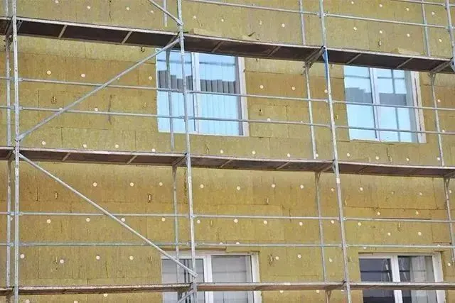 建筑保温材料火灾原因_阻燃聚苯板_保温材料燃烧性能等级