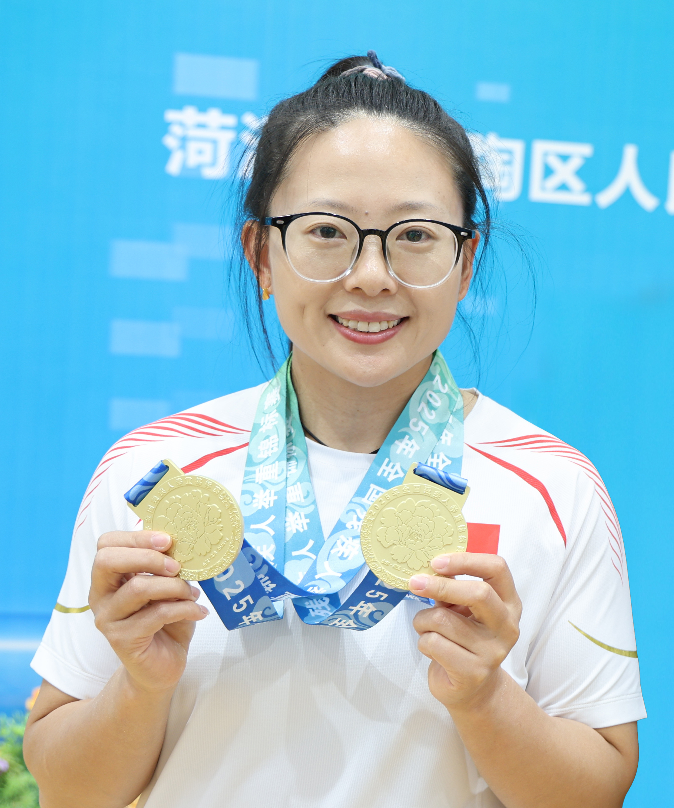 61公斤级冠军;杨全喜,李春雷,何秀芳也分别在自己的项目中获得了银牌