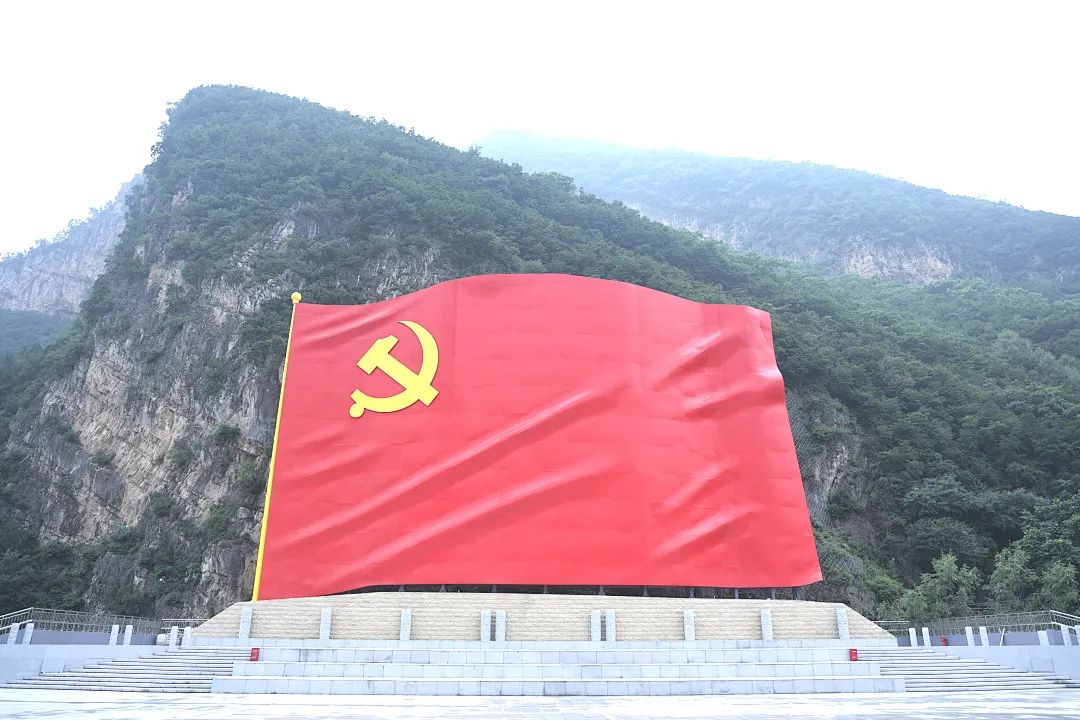 北京最大党旗再度飘扬!中建一局助力房山文脉焕新颜