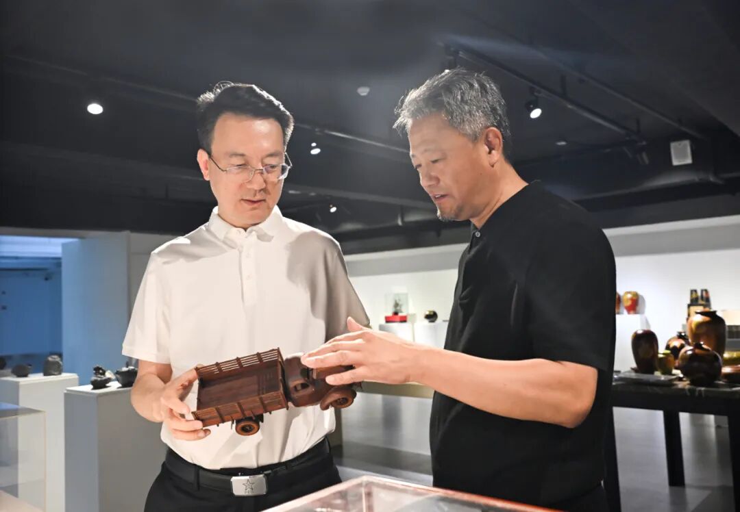 顾刚拜访中国科学院院士陈学思，中国工艺美术大师冯宇平、韩威壮