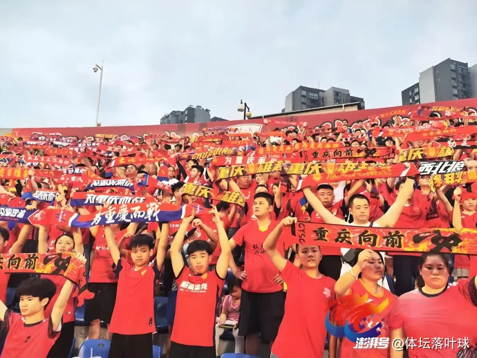 重庆铜梁龙冲超成功_张外龙7秒进攻战术_足球报:张外龙这几年一直关注铜梁龙,冲超后他独坐良久