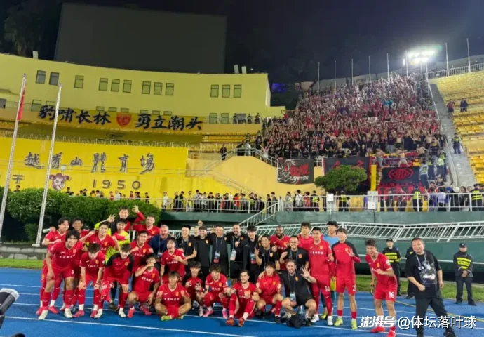 张外龙7秒进攻战术_重庆铜梁龙冲超成功_足球报:张外龙这几年一直关注铜梁龙,冲超后他独坐良久