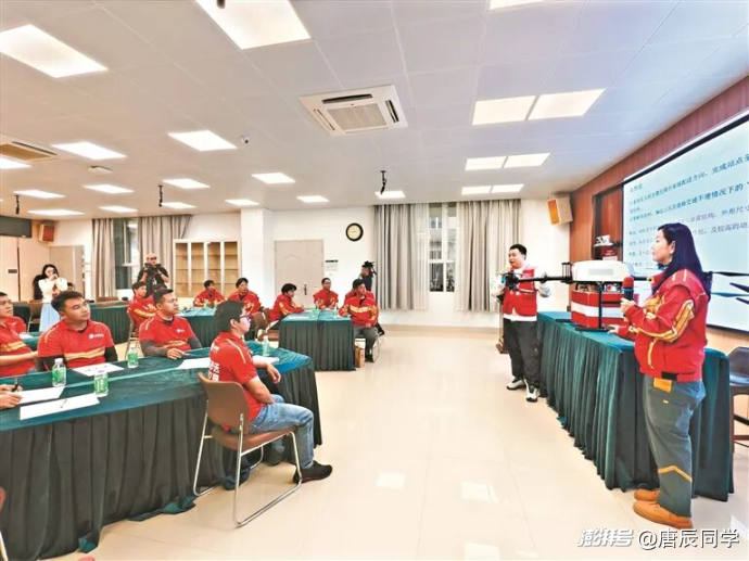 京东要送10万骑手上大学，为何不被理解？
