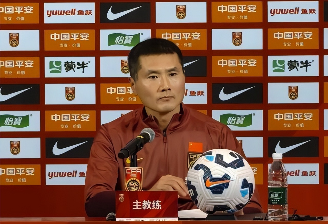 中国男足在肇庆集训!邵佳一首次以国足主帅身份亮相