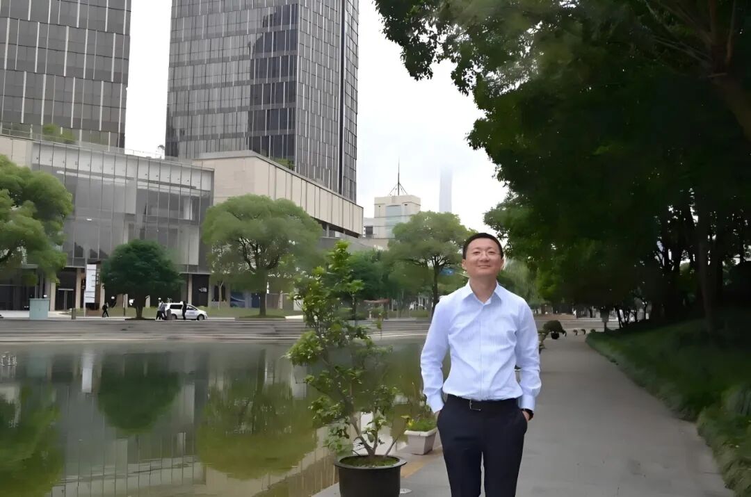 新版“干不了，不干了！” 他主动辞去985名校副系主任职务