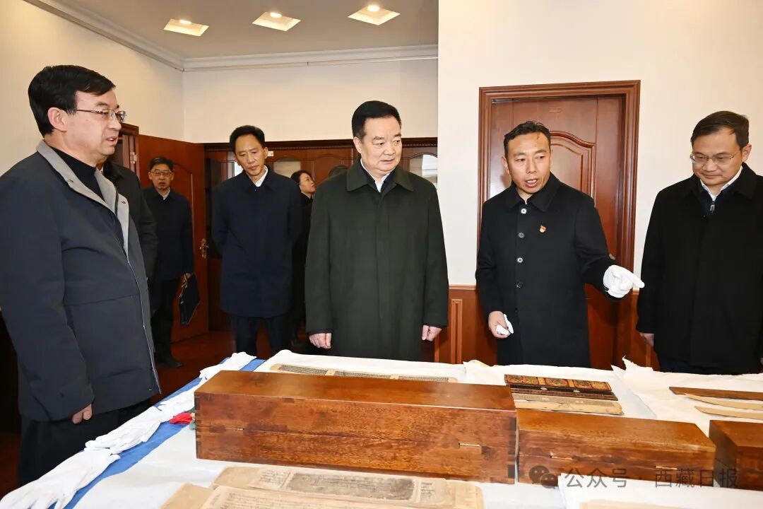 王君正宣讲全国两会精神并调研