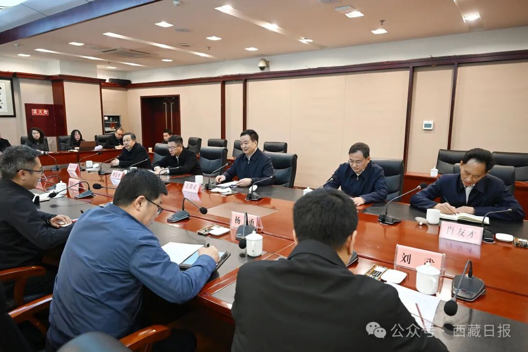 王君正宣讲全国两会精神并调研