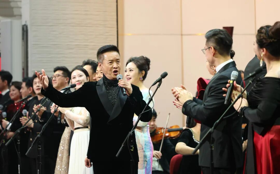 全场沸腾！艺术家排面！网友：我心中的顶级现场