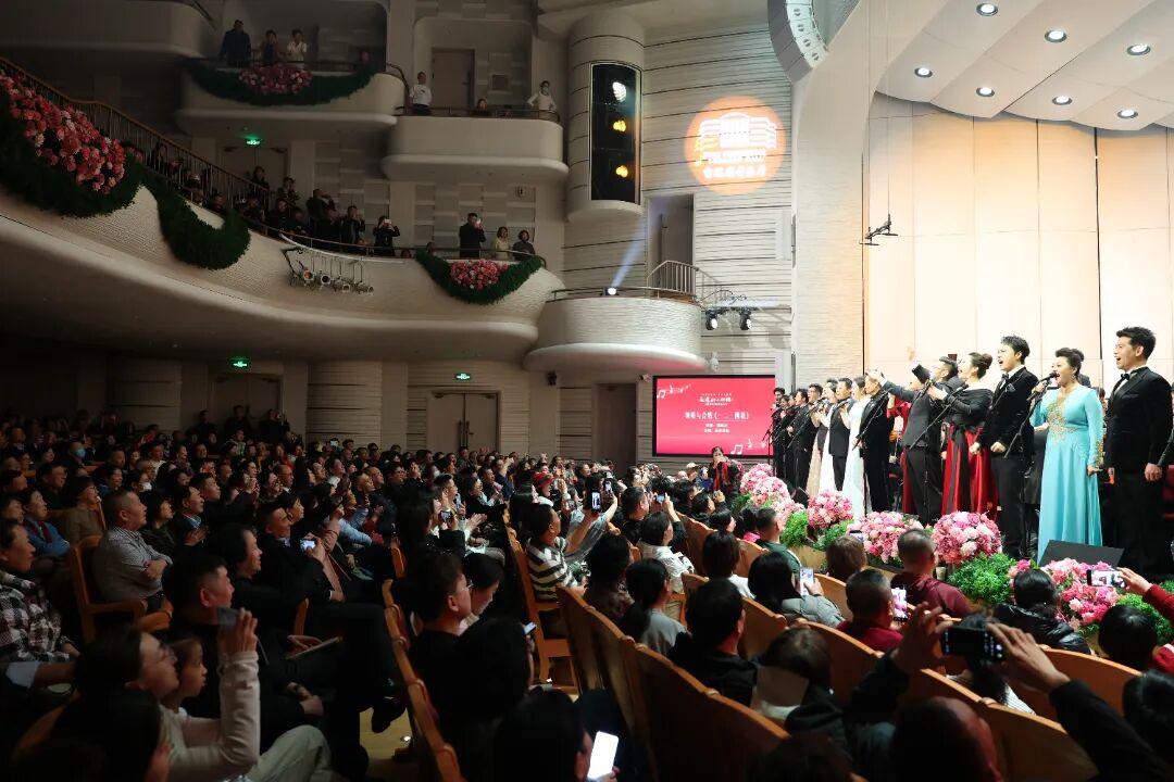全场沸腾！艺术家排面！网友：我心中的顶级现场