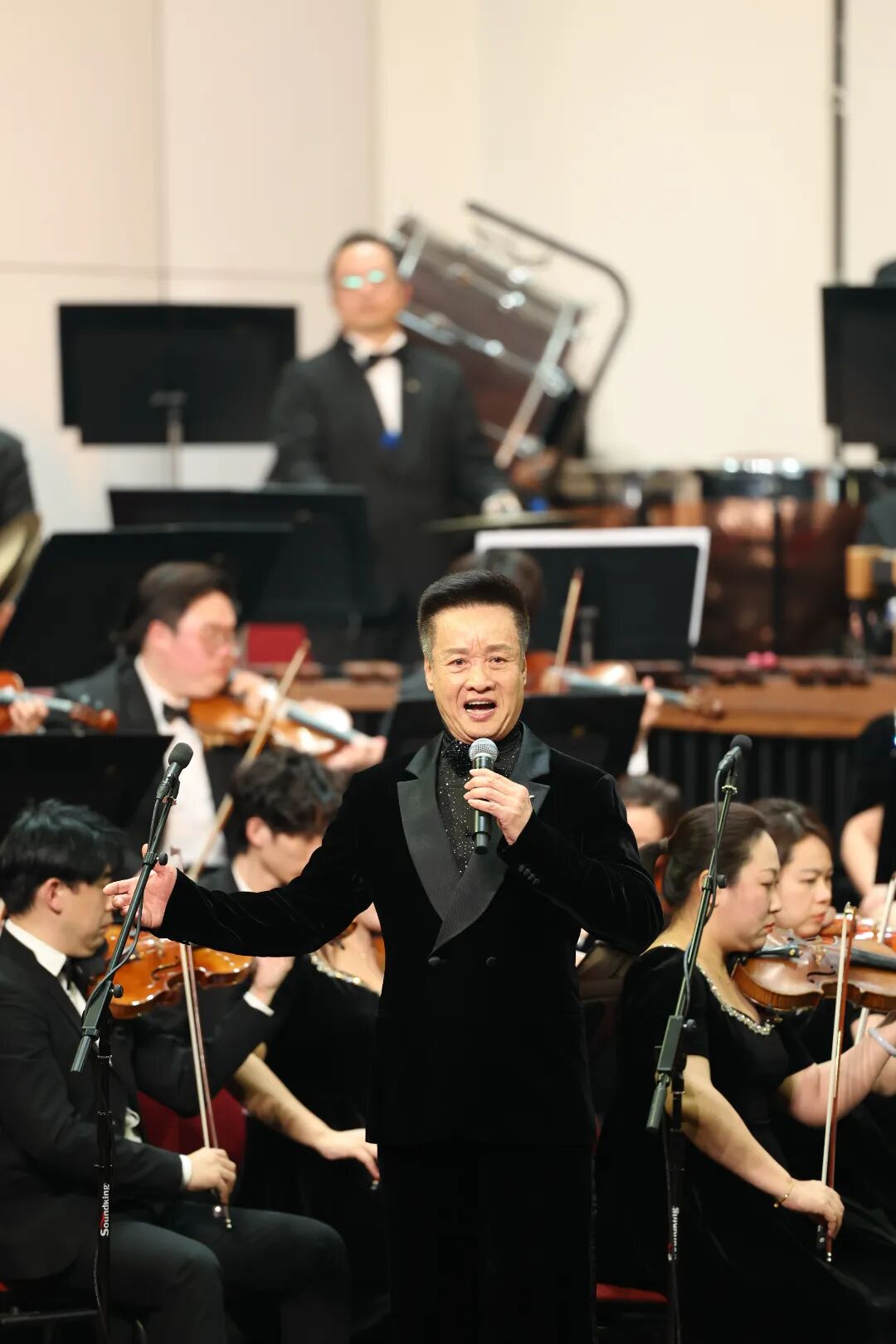 全场沸腾！艺术家排面！网友：我心中的顶级现场