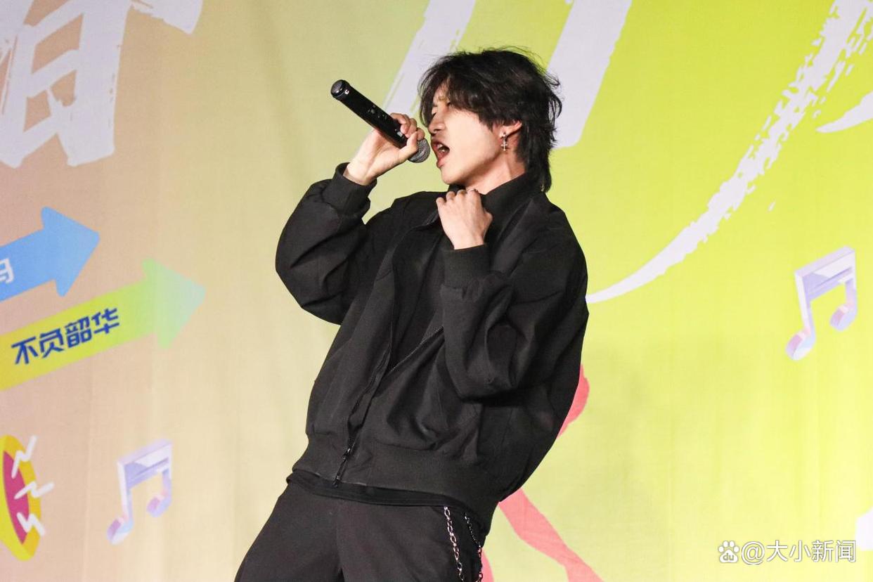 当春乃发“声”，美育润校园——烟台汽车工程职业学院第二届草坪音乐节燃情开唱