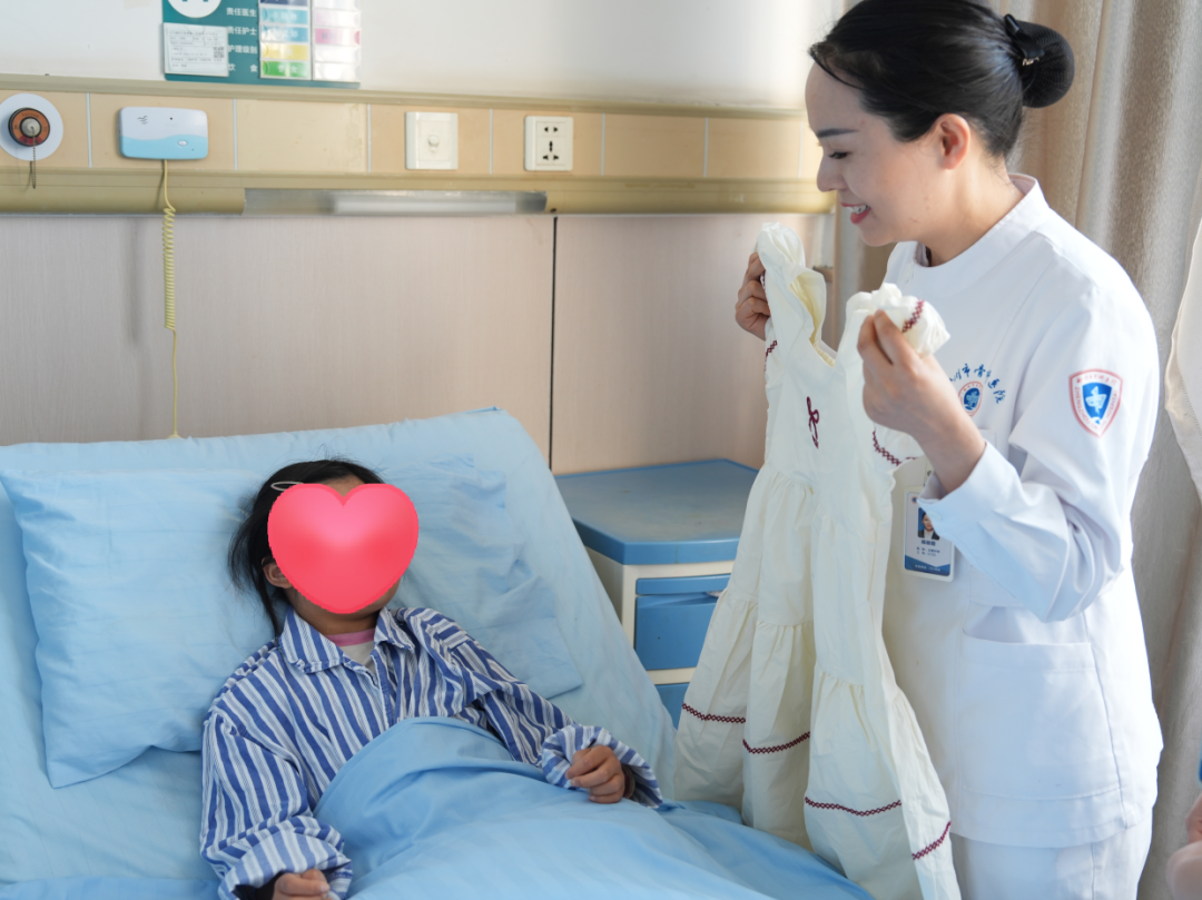 9岁女孩摔跤查出骨肿瘤,谁也没想到,治好她的“药”,是一条裙子