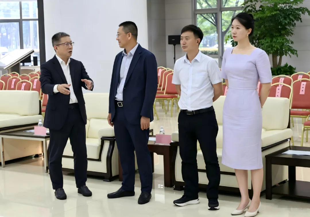 中广核新能源山西有限公司董事长刘彦东一行到访上海交易集团