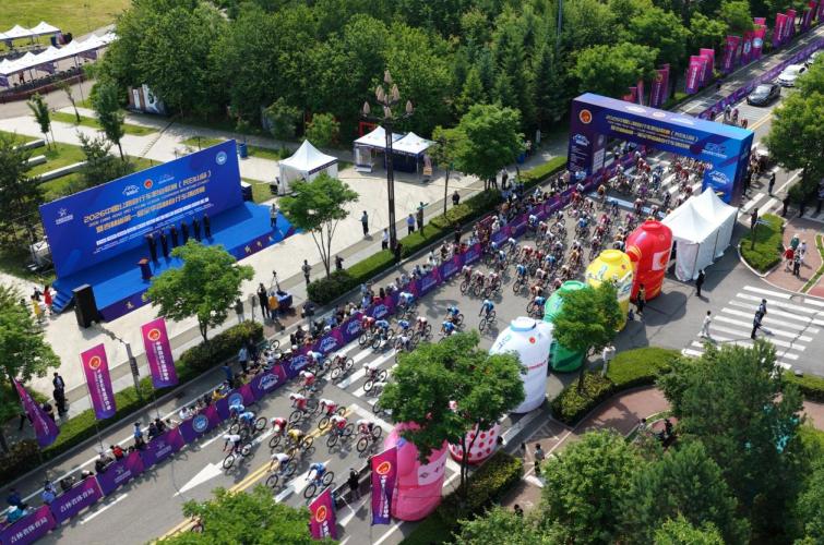 圣境长白 环山骑行2026中国公路自行车职业联赛（长白山站）圆满收官