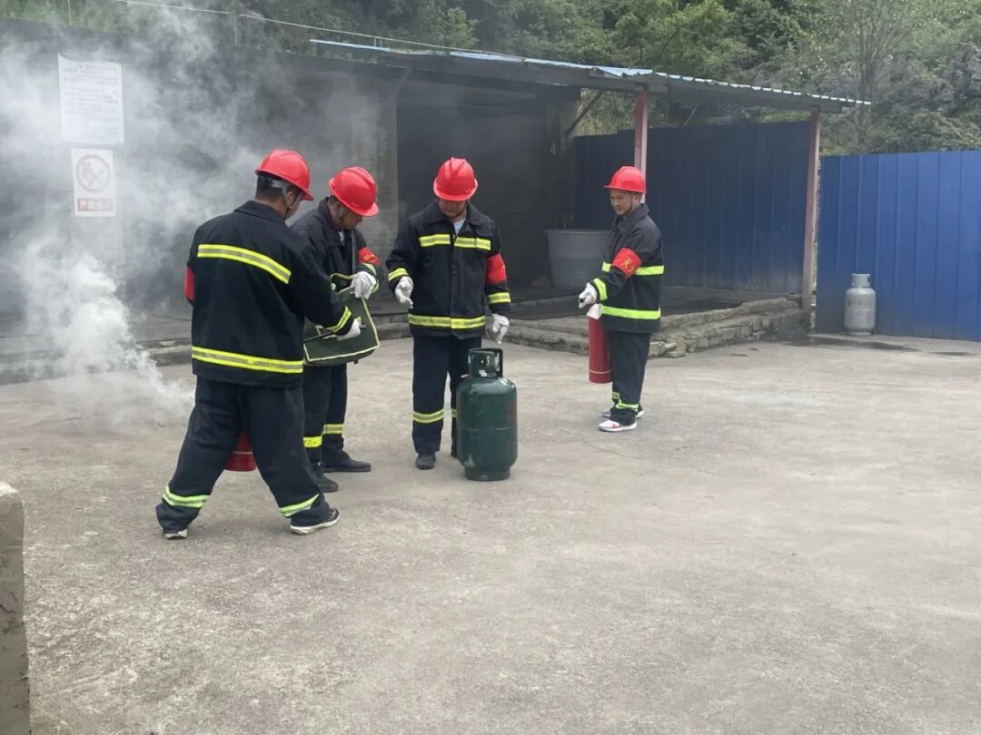 以练筑防 安全护航 —— 西秀区成功开展城镇燃气泄漏事故应急处置救援演练