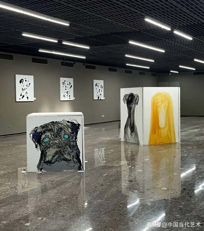 段文亮:“《谌多:笔下犬影,人间温柔》”