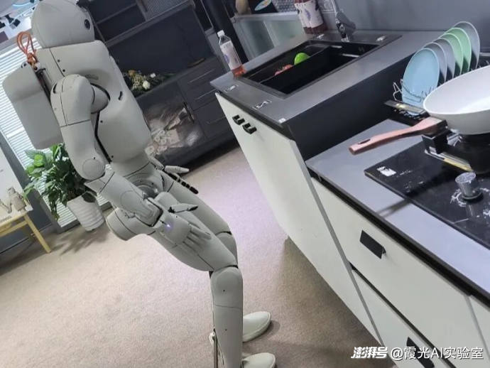 逛完WAIC,发现AI也在“找工作”