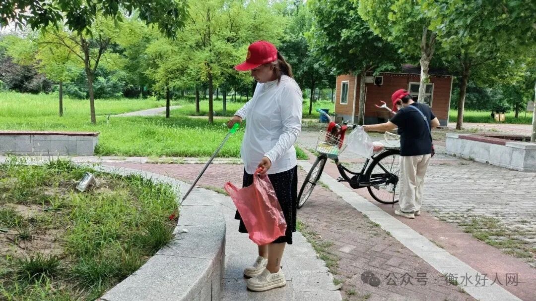 【文明使者行动】暖心慰问传递敬意，躬身捡拾彰显担当——武邑“文明使者”书写志愿服务新答卷