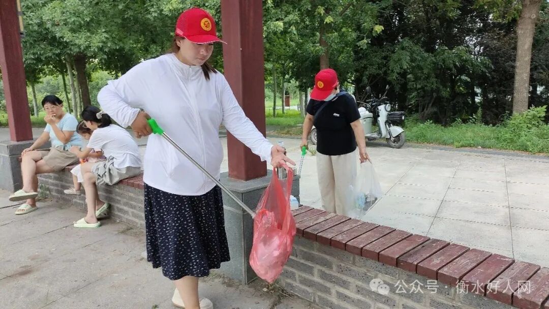 【文明使者行动】暖心慰问传递敬意，躬身捡拾彰显担当——武邑“文明使者”书写志愿服务新答卷