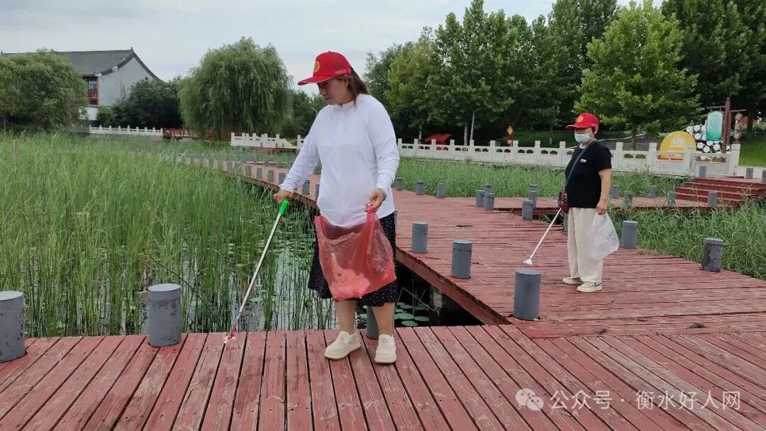 【文明使者行动】暖心慰问传递敬意，躬身捡拾彰显担当——武邑“文明使者”书写志愿服务新答卷