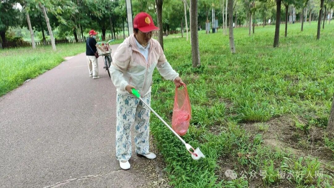 【文明使者行动】暖心慰问传递敬意，躬身捡拾彰显担当——武邑“文明使者”书写志愿服务新答卷