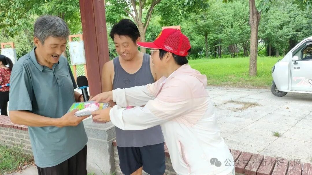 【文明使者行动】暖心慰问传递敬意，躬身捡拾彰显担当——武邑“文明使者”书写志愿服务新答卷