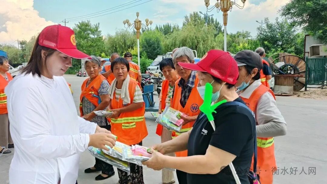 【文明使者行动】暖心慰问传递敬意，躬身捡拾彰显担当——武邑“文明使者”书写志愿服务新答卷