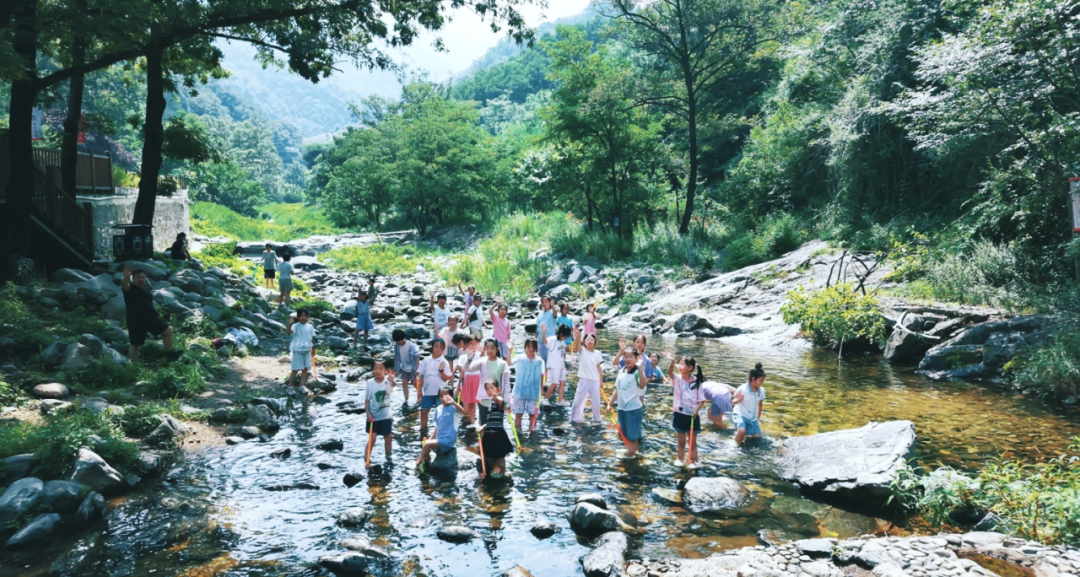 文旅泰安 | 免费！泰安顶流溯溪地曝光！能看到28亿年彩色溪石，附保姆级攻略→