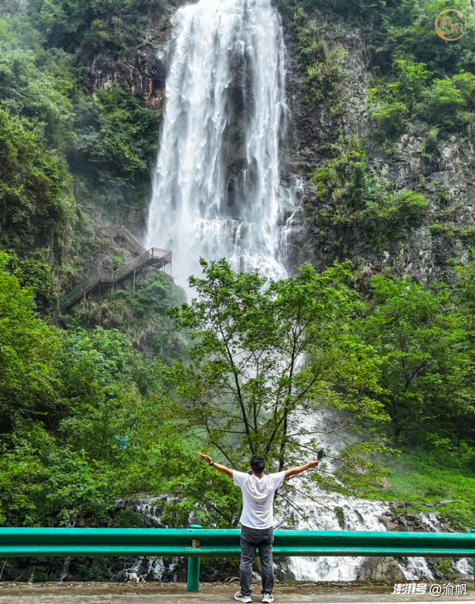 竹溪秦坪瀑布：藏在秦巴山区的免费野生瀑布，气势比景区更震撼