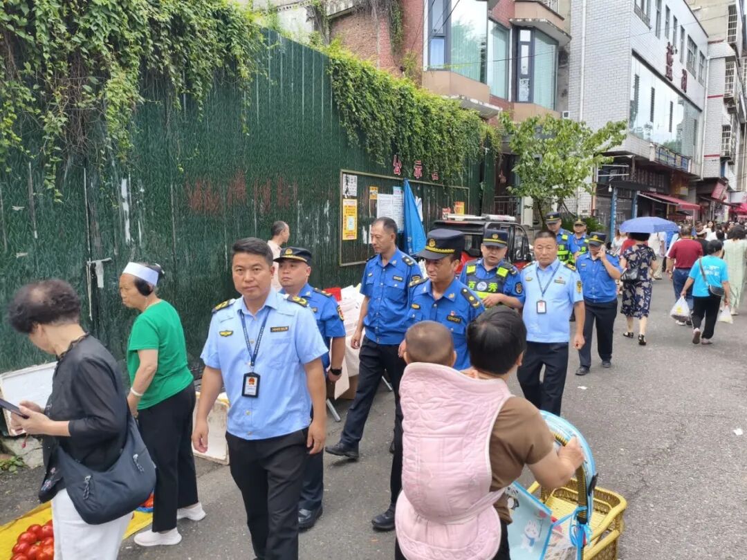 西秀区城管局 联合整治促规范 提质增效护烟火