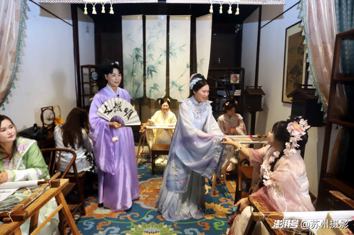 沉浸式夜游桃花坞！环景非遗大戏《伯虎寻芳》精彩上演