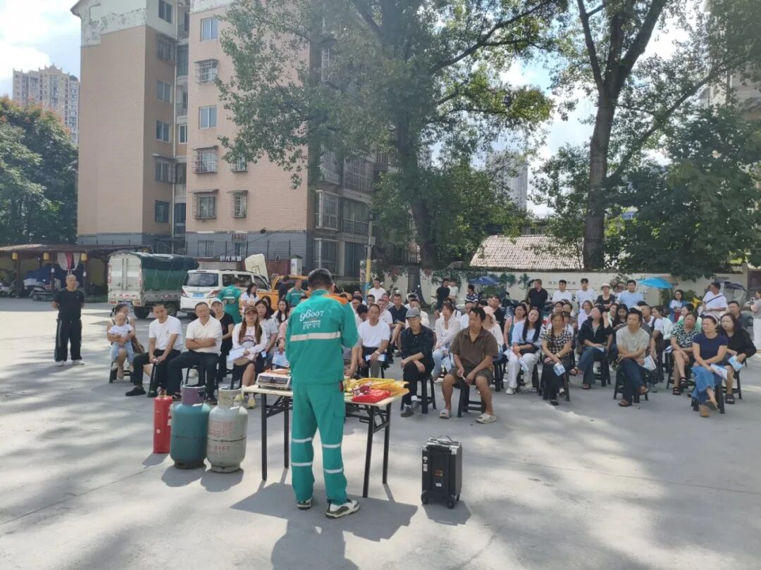 西秀区城管局 安全宣传进一线 防范隐患保平安