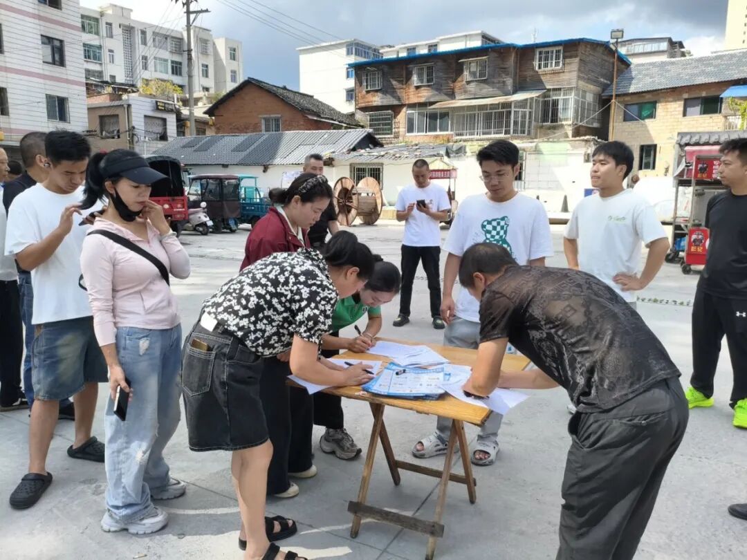 西秀区城管局 安全宣传进一线 防范隐患保平安