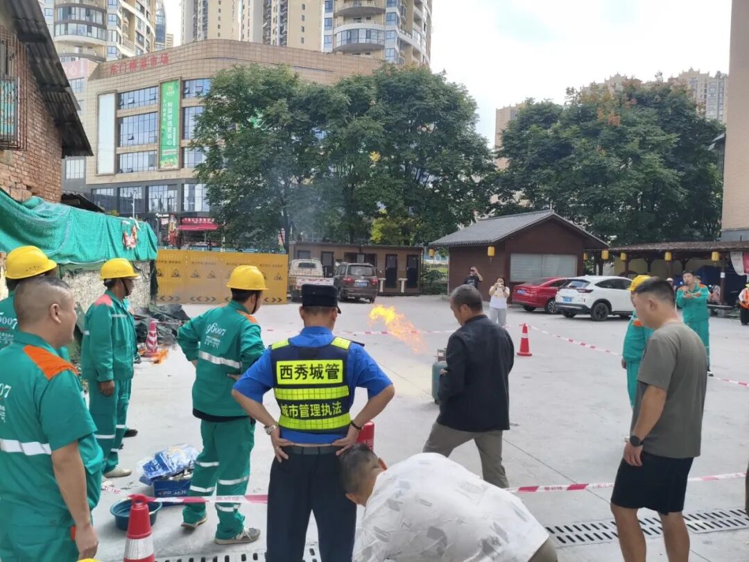 西秀区城管局 安全宣传进一线 防范隐患保平安