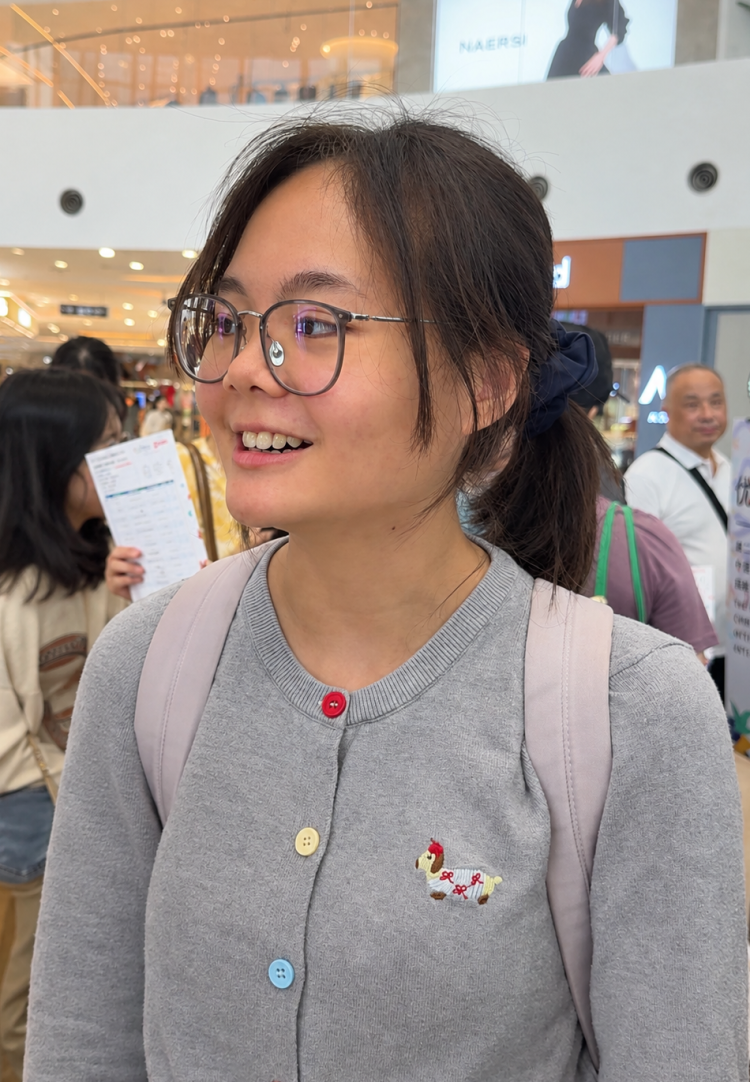 最低票价40元！艺术节半价优惠票线下开售，有市民凌晨4点排队抢购，还吸引了海外留学生驻足