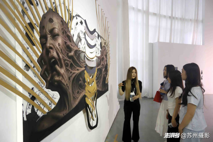 苏州:青年女画家梁梦涵艺术作品展在梵融美术馆开展