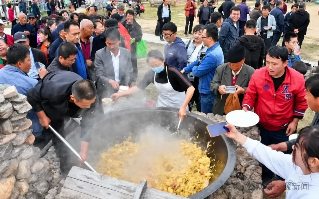 黄河“几字弯”铺展金秋画卷——鄂尔多斯市2026年“中国农民丰收节”即将启幕