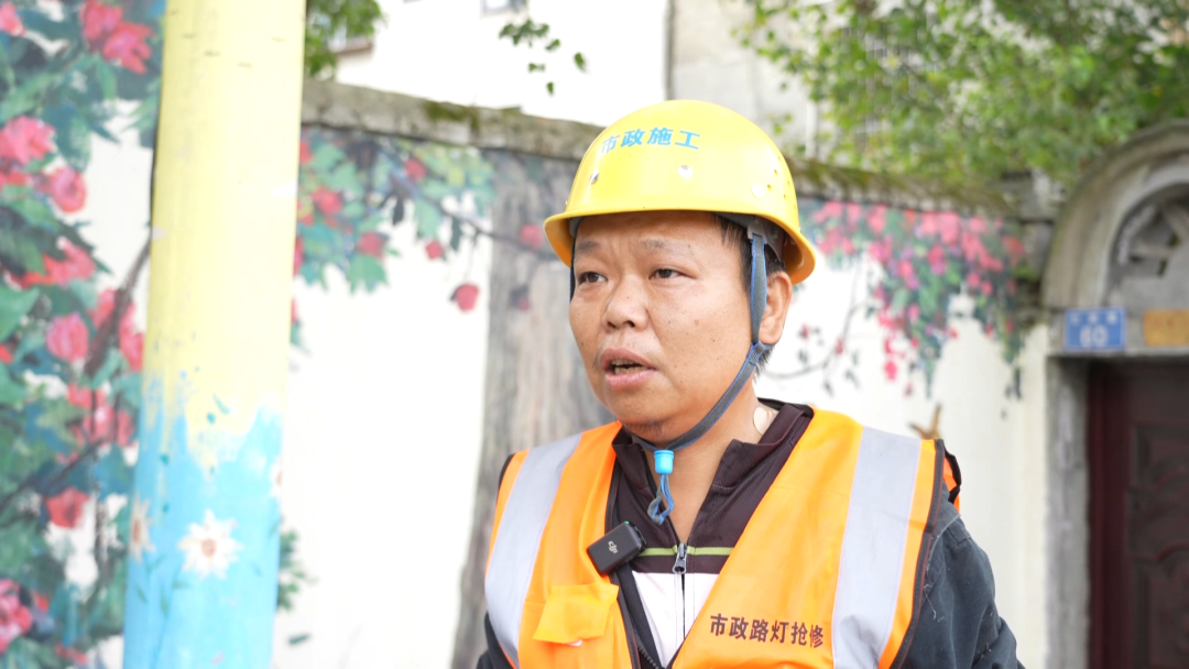 西秀区：路灯升级“焕新颜” 照亮居民“舒心路”