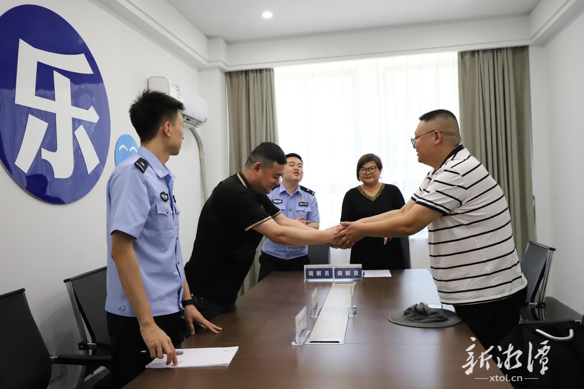 构建“六治”协同新格局 绘就莲城平安新图景