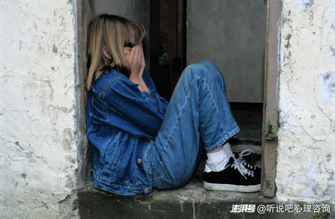 广州青少年心理咨询:孩子极度厌学,通宵玩手机,该如何挽救?