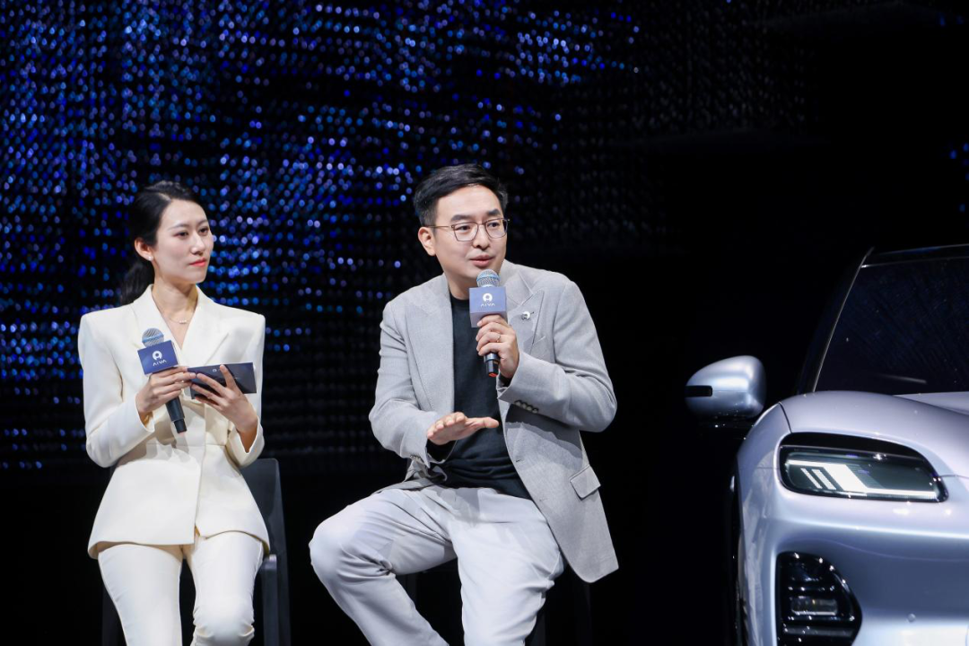 AIVA首款量产车AIVA ME7巴黎全球首秀，“AI定义汽车”首度落地量产