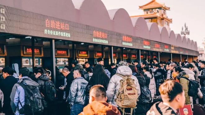 国庆出游用AI，第一批人已经被坑惨了？