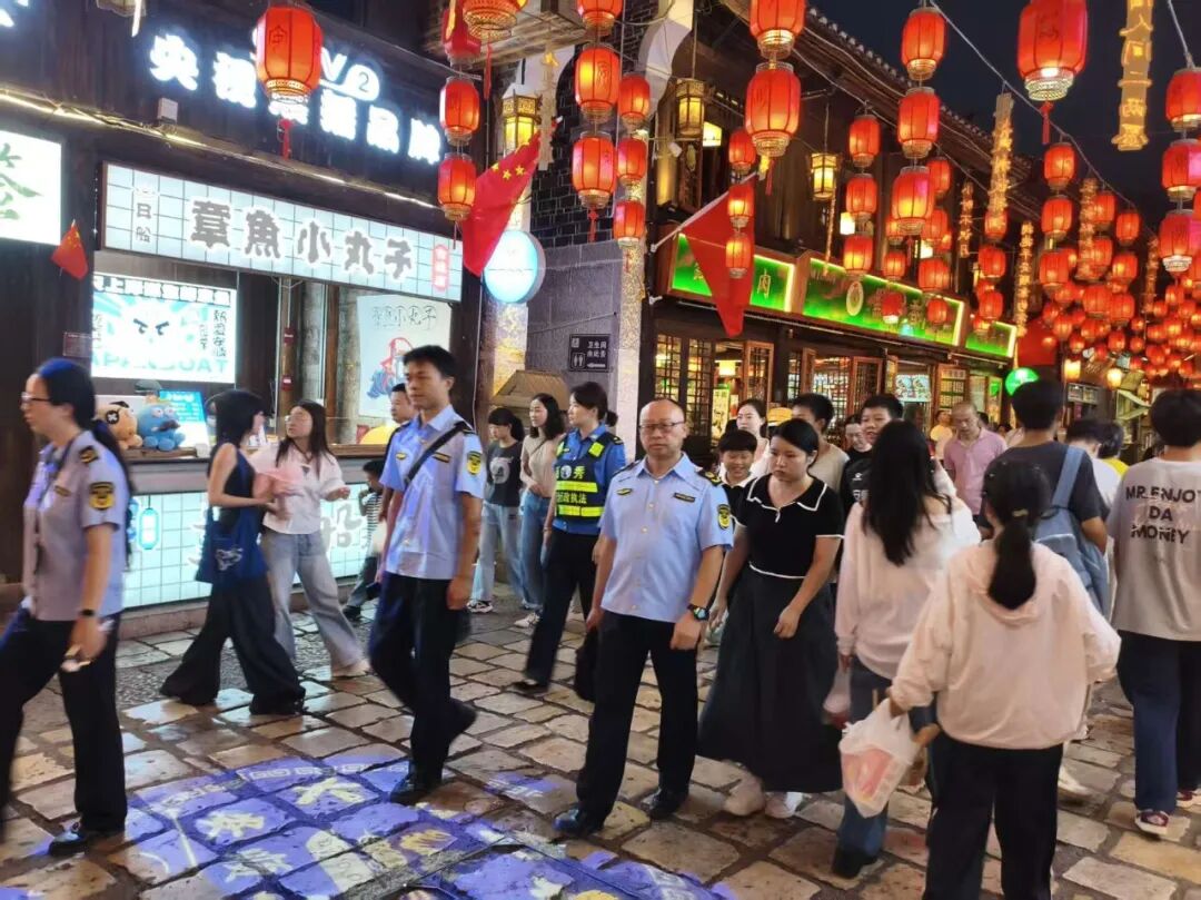 节前多方联合整治 护航古城国庆安全