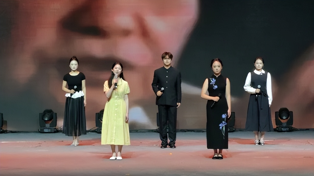 免费观演!全程高能!红色声浪席卷春城!