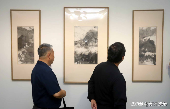 “墨舞人生——夏小斌绘画作品展”在苏州美术馆开展