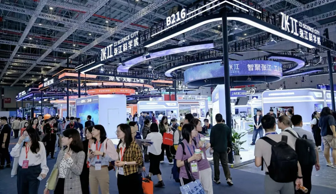 瞄准新一代“智能制造”，智能化破解效率难题！浦东企业在工博会上展现“强脑”赋能