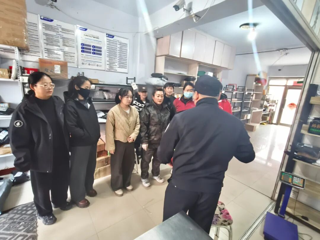 白山市江源区江源街道城关社区：安全宣传进驿站 实操演练强本领