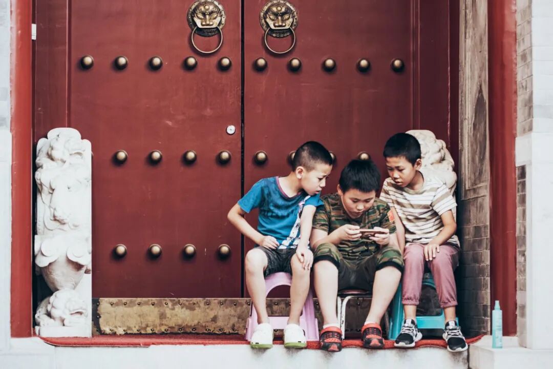 孩子到底多大可以有手机？每天能玩多久？参考答案来了！